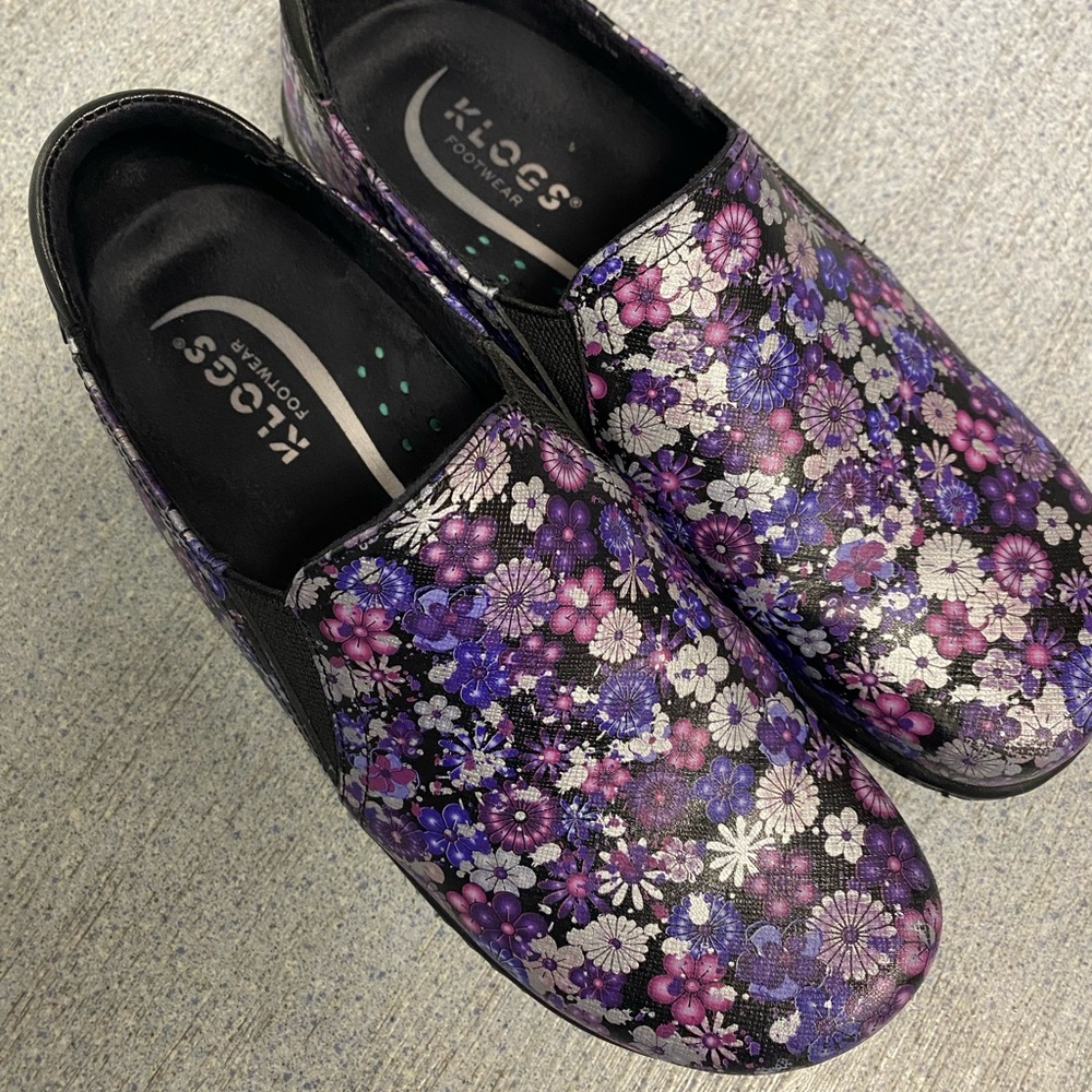 Kloggs purple paisley
